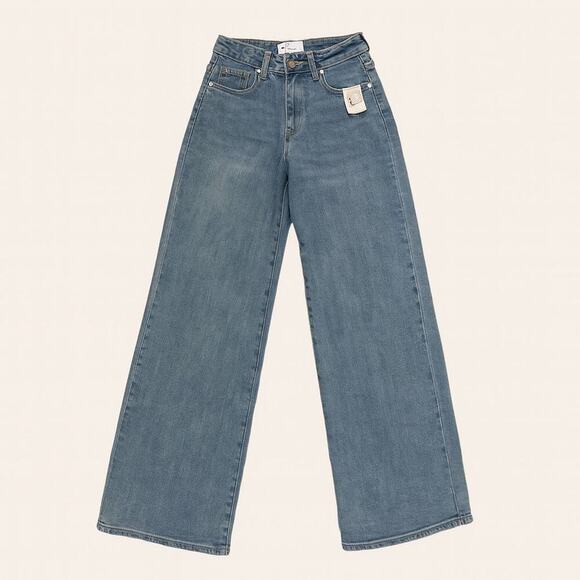 revenue Denim - Women's High-Rise Flare Jeans – Light Wash Denim – New with Tags